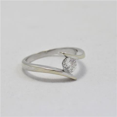 Diamond Twist Solitaire Ring