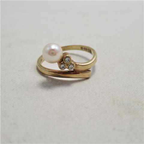 Diamond and Pearl Twist Ring