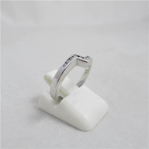 Diamond-Set Shaped Ring