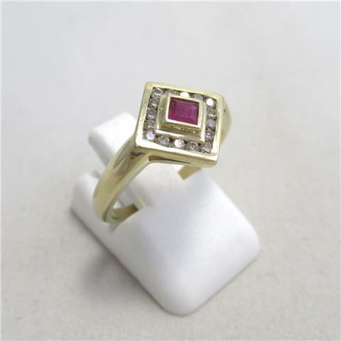 Ruby & Diamond Ring